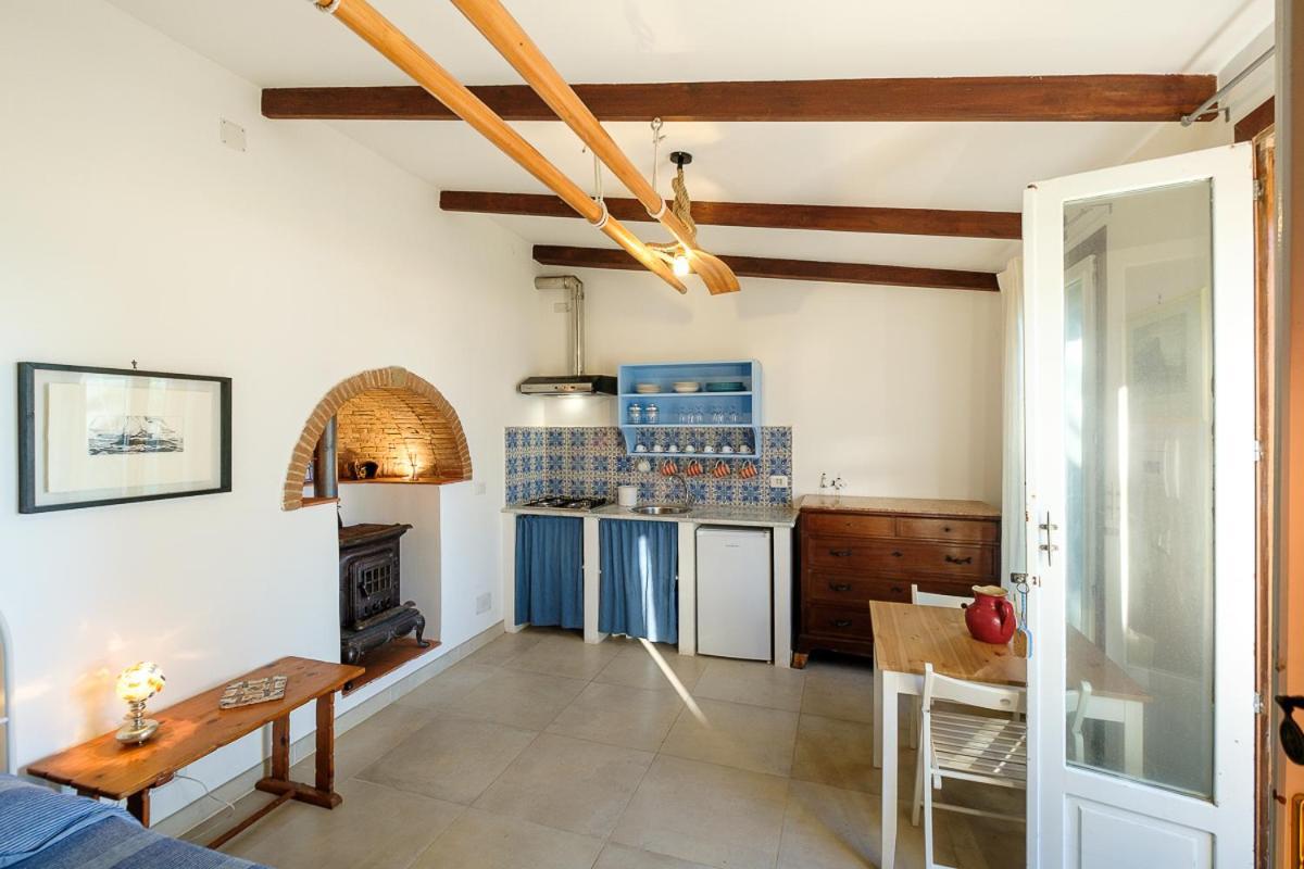 La Rosa Dei Venti Aparthotel Procida Exteriör bild